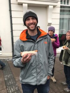 Enjoying a hot dog from Bæjarins Beztu