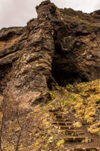 Glýmur hike (caves)