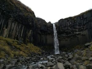 Hiking to Svartifoss in October