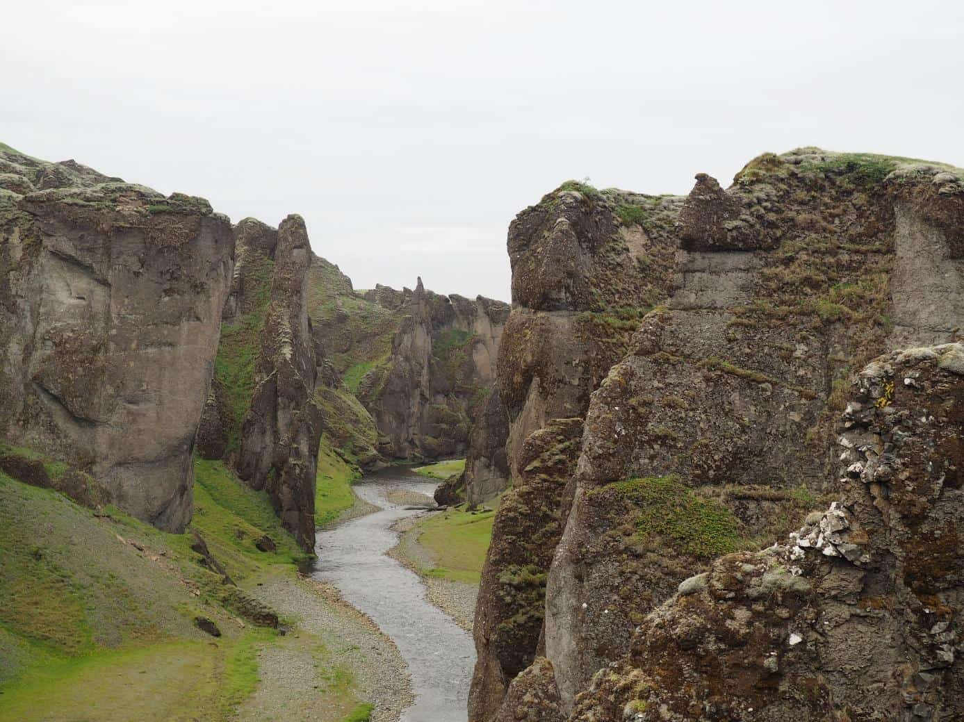 the mossy canyon Fjaðrárgljúfur